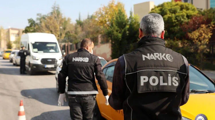 Sosyal medyaya uyuşturucu operasyonu: Yüzlerce kişi gözaltına alındı