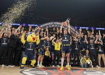 Türkiye Kupası’nın sahibi Fenerbahçe Beko oldu: Beşiktaş GAİN’e 17 sayı fark attı