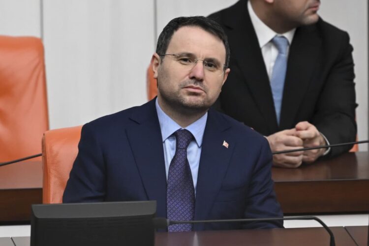 Akın Gürlek, yardımcılarının yetkilerini yeniden belirledi