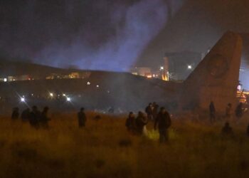 Bolivya’da yeni banknotları taşıyan askeri nakliye uçağı düştü