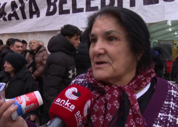 Vatandaş iftar çadırı kuyruğunda: “Dışarıda yemek yiyemem, gücüm yetmez”