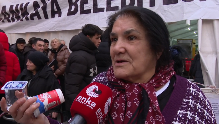 Vatandaş iftar çadırı kuyruğunda: “Dışarıda yemek yiyemem, gücüm yetmez”