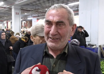 Emekli çiftçi gözyaşı içinde dert yandı: “Köle miyiz? Herkesin diploması yargılansın, yazık değil mi İmamoğlu’na, çocuklarına? Sandığı koyun bu milletin önüne”