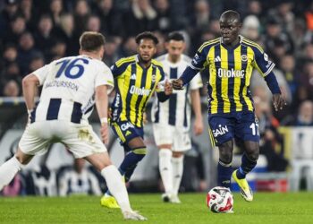 Galatasaray’ın puan kaybettiği haftada Fenerbahçe 1 puana razı oldu