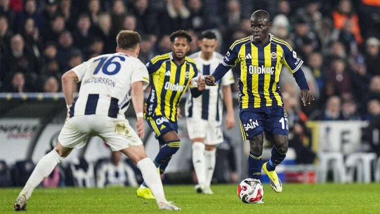 Galatasaray’ın puan kaybettiği haftada Fenerbahçe fırsat tepti