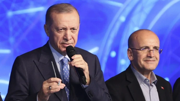 AKP kulisi hareketli: Mehmet Şimşek üzerinden “İki kanatlı” çatlak