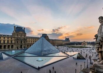 Louvre Müzesi’nde su sızıntısı nedeniyle bazı bölümler kapatıldı