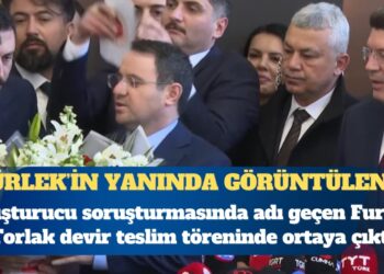 Devir teslim töreninde dikkat çeken isim: İletişim Başkanlığı’ndaki görevinden istifa etmişti