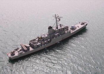 İran’a ait savaş gemisi Sri Lanka açıklarında “imdat” çağrısı yaptı: 100’den fazla kişi kayıp