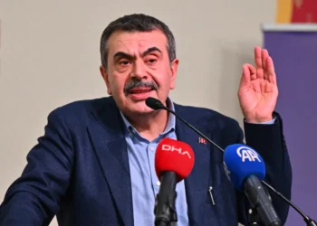 Yusuf Tekin’den CHP lideri Özel’e: Anlama özürlü herhalde bu arkadaş