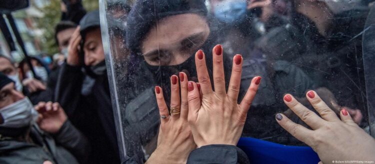 Araştırma: Türkiye’de şiddet vakaları bir yılda yüzde 75 arttı, faillerin yüzde 95’i erkek