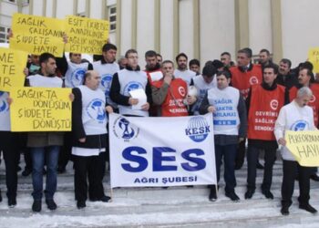 70 kişilik grup saldırdı doktorlar 3 saat kilitli kaldı