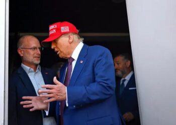 ABD’nin RTÜK’ünün başkanından medyaya İran savaşı tehdidi: Lisanslarınızı kaybedersiniz