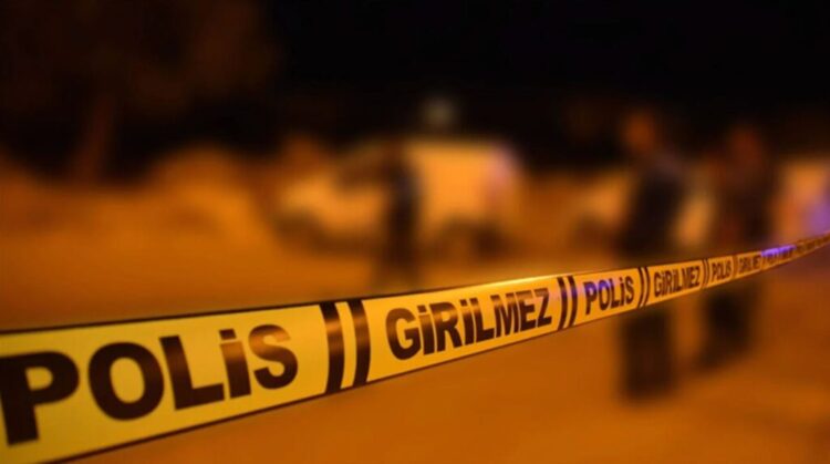 Aile içi kavga kanlı bitti: İki polis kardeş ile babaları arasında çatışma