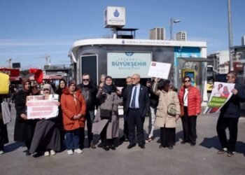 Askeri öğrenci ve kursiyer teğmen annelerine gözaltı