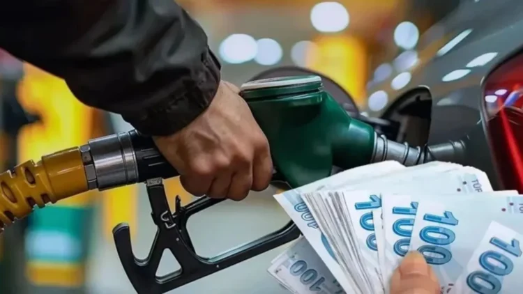 Benzine zam geldi