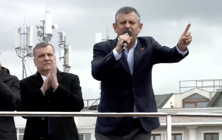 Özgür Özel: Ben halkımdan özür diliyorum böyle görüntülere kapı açtığımız için