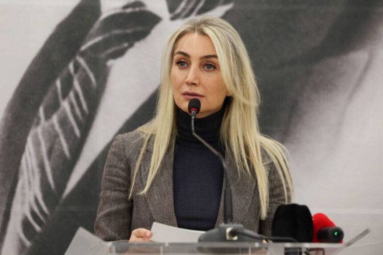 Dilek İmamoğlu: Bize iletilmeyen dinlenme listesi neden yandaş basında çıkıyor?