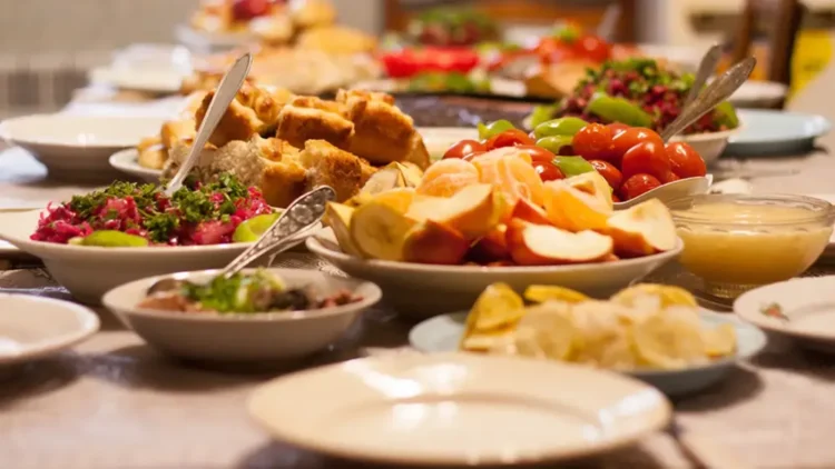 Eğitim Bir-Sen’den öğretmenlere AKP iftarı daveti