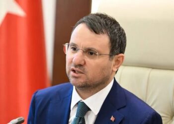 Ekmek Teknesi’nde oynadım dedi, fotoğraf ortaya çıktı: “Ben 106 bölüm çalıştım, kendisini bir kere bile görmedim”