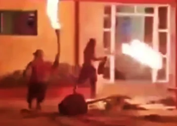 Küba’da elektrik ‘isyan’ı: Komünist Parti ofisi yakıldı