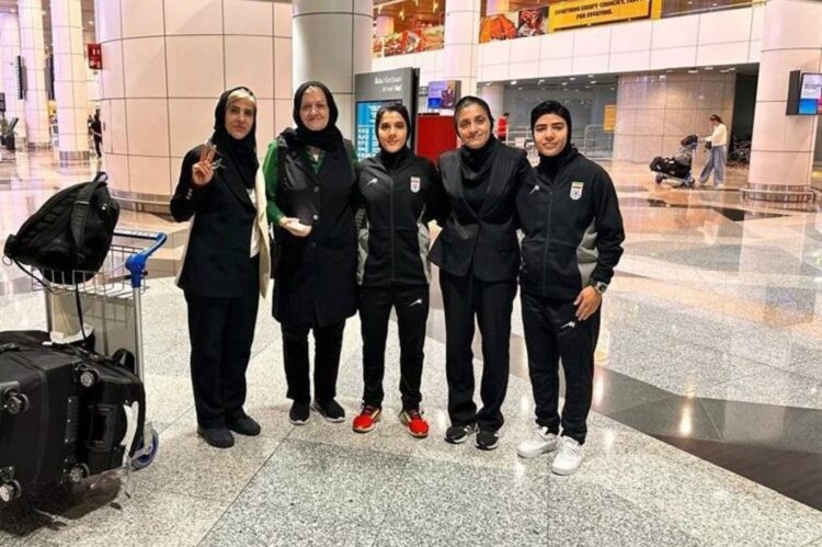 Milli marş okumayan İranlı futbolculardan üçü daha ilticadan vazgeçti