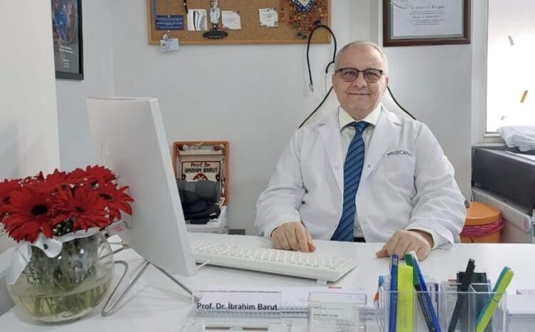 Sağlık sistemini eleştiren profesör doktor hastaneden kovuldu