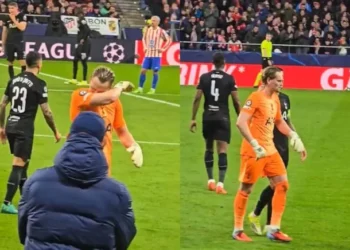 15 dakikada 3 gol yedi, 17. dakikada sahayı ağlayarak terk etti