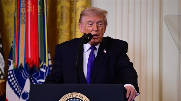 Trump, İngiltere’nin Orta Doğu’ya göndermeyi düşündüğü uçak gemilerine ihtiyaçlarının olmadığını belirtti