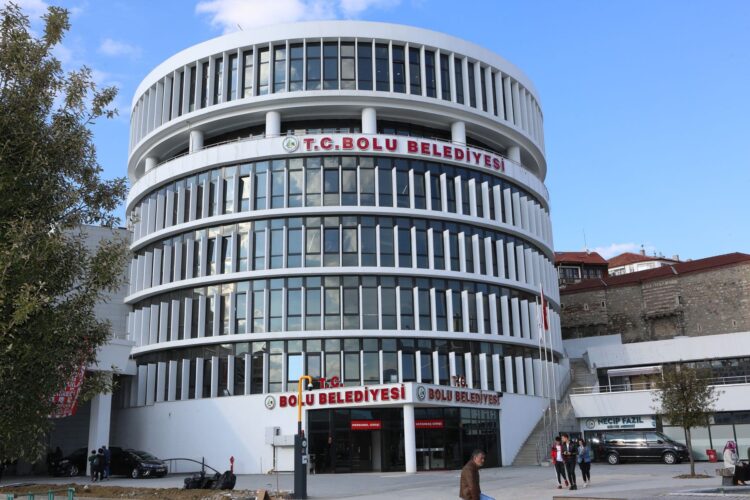 Bolu Belediyesi’nde Mehmet Tuna Özcan başkan vekilliğine seçildi