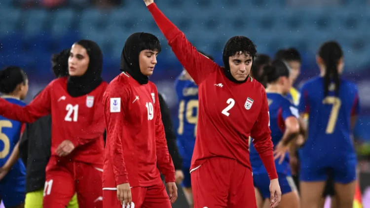 Maçta milli marşı söylemeyi reddetmişlerdi: Avustralya, İran Kadın Milli Futbol Takımı’ndan beş kişinin sığınma talebini kabul etti