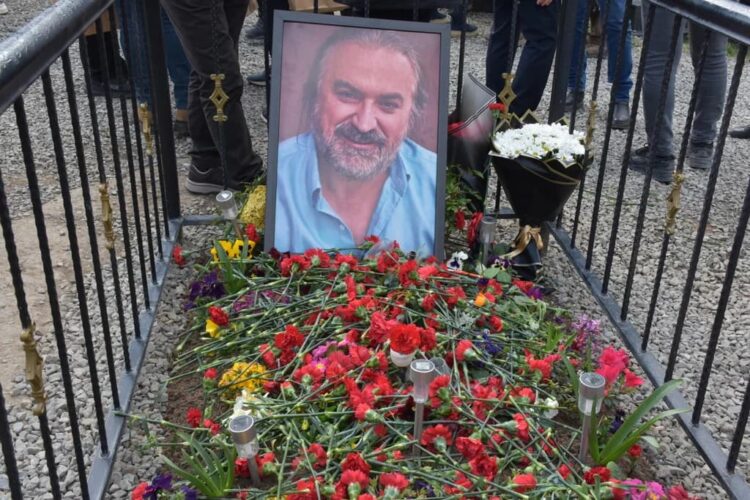 Volkan Konak, ölümünün birinci yılında mezarı başında anıldı