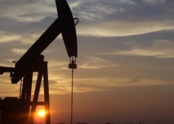 Brent petrolün varil fiyatı 90 doları aştı