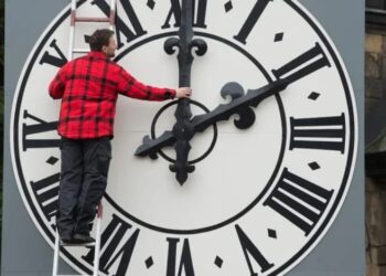 Avrupa yaz saati uygulamasına geçti