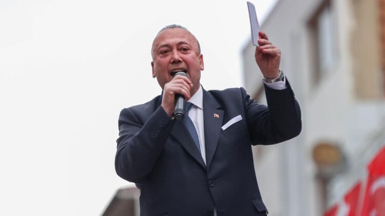 Özkan Yalım görevden uzaklaştırıldı